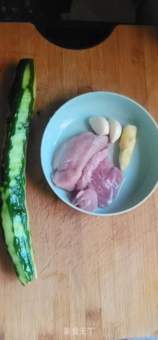 驴肉炒青瓜的做法步骤：1