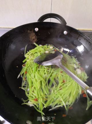 脆炒莴笋丝的做法步骤：6