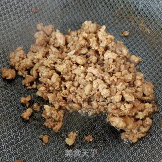 酱肉末拌萝卜苗银耳的做法步骤：8