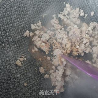 酱肉末拌萝卜苗银耳的做法步骤：7
