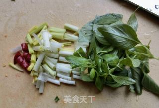 虾仁木耳荠菜丸子粉丝汤的做法步骤：8