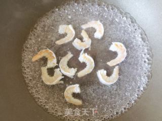 虾仁木耳荠菜丸子粉丝汤的做法步骤：2