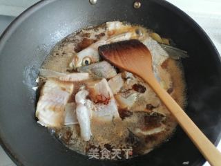 红烧翘嘴白的做法步骤：5