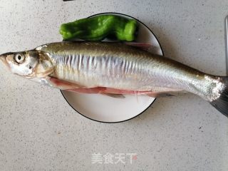 红烧翘嘴白的做法步骤：1