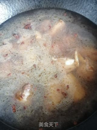 排骨土豆炖粉条的做法步骤：5