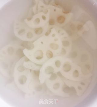凉拌藕片的做法步骤：1