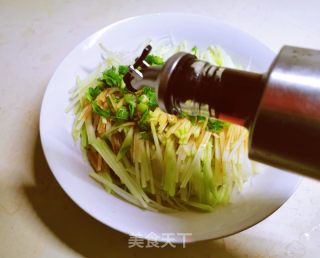 生拌椒油苤蓝的做法步骤：6