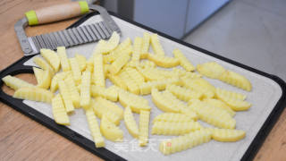 空气炸锅版狼牙土豆的做法步骤：2
