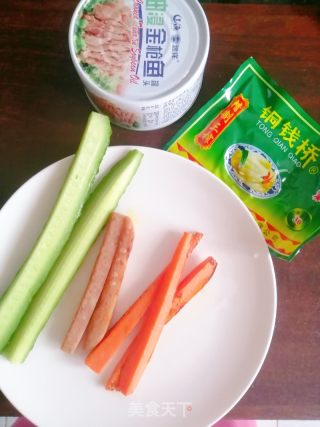 吞拿大卷的做法步骤：1