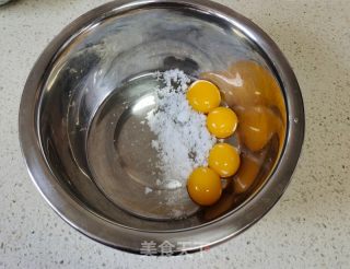 南瓜泥米粉蒸蛋糕的做法步骤：2