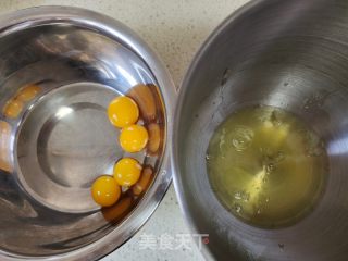 南瓜泥米粉蒸蛋糕的做法步骤：1