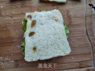 红虾煎蛋三明治的做法步骤：11