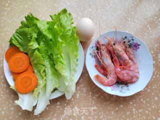 红虾煎蛋三明治的做法步骤：1