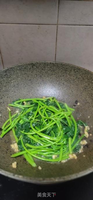豆豉蒜末炒番薯叶的做法步骤：7
