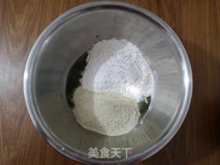 艾蒿荞麦剪刀面的做法步骤：2