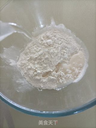 不用揉面的鸡蛋葱花饼的做法步骤：1