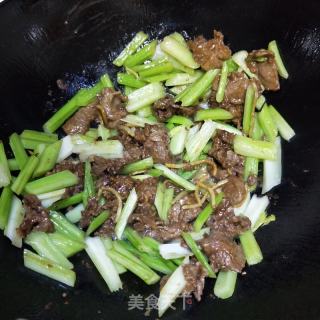 西芹炒牛肉的做法步骤：11