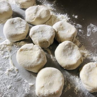 大馅肉包子的做法步骤：12