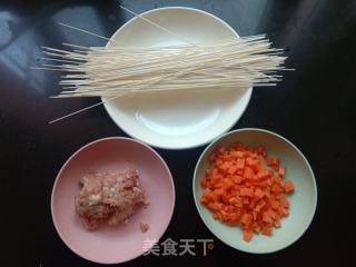 胡萝卜肉酱拌面的做法步骤：1