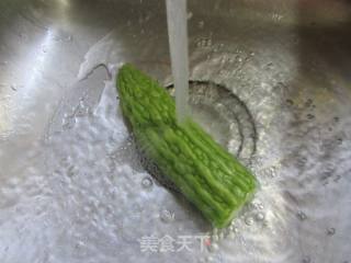 苦瓜炒鸡腿肉的做法步骤：6