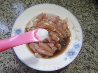 苦瓜炒鸡腿肉的做法步骤：4