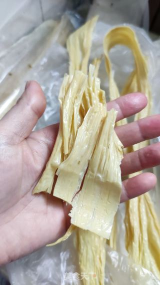 木耳拌腐竹的做法步骤：3