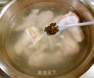 家常鸡翅根的做法步骤：2