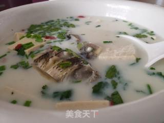 牛奶鲫鱼豆腐汤的做法步骤：12