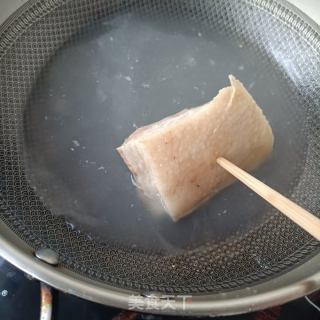 豉香薤白回锅肉的做法步骤：2