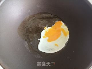 鲫鱼裙带鸡蛋汤的做法步骤：3