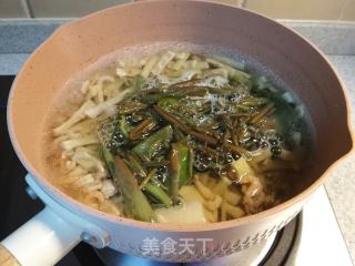 时令河鲜美食～太湖莼菜汤的做法步骤：4