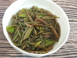 时令河鲜美食～太湖莼菜汤的做法步骤：3