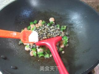 青椒虾仁炒螺蛳肉的做法步骤：9