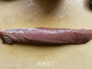 孜然小里脊的做法步骤：1