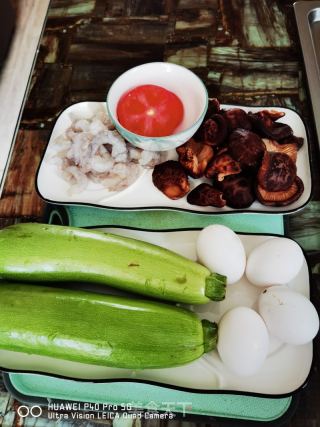 角瓜酿虾仁的做法步骤：1