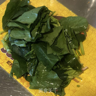 菠菜肉丝汤面的做法步骤：2