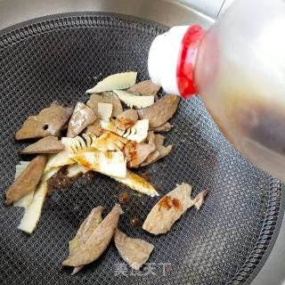竹笋炒猪肝的做法步骤：13