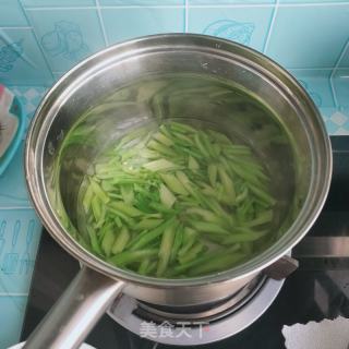 驴肉炒芹菜的做法步骤：3
