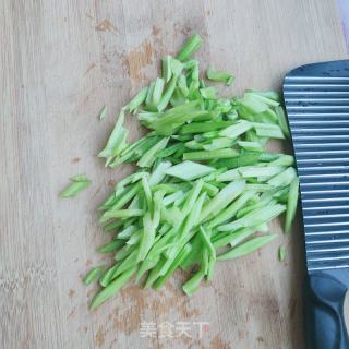 驴肉炒芹菜的做法步骤：2