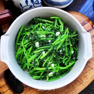 茶油炒茼蒿的做法步骤：8
