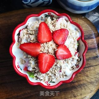 荞麦片酸奶拌草莓的做法步骤：9