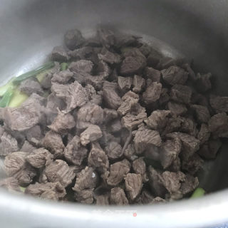 番茄炖牛肉的做法步骤：5