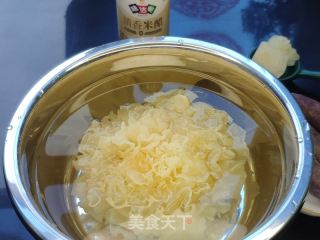 银耳紫薯羹的做法步骤：2