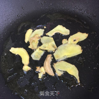 鹿茸菇板栗炖鸡块的做法步骤：5
