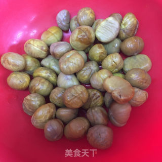 鹿茸菇板栗炖鸡块的做法步骤：4