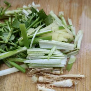 香菜炒猪肝的做法步骤：8