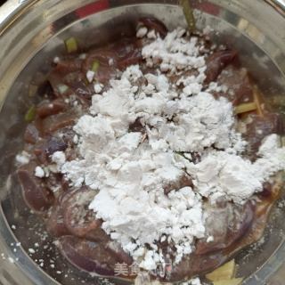 香菜炒猪肝的做法步骤：7