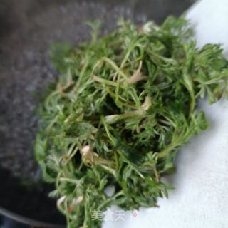 茵陈煎蛋的做法步骤：2
