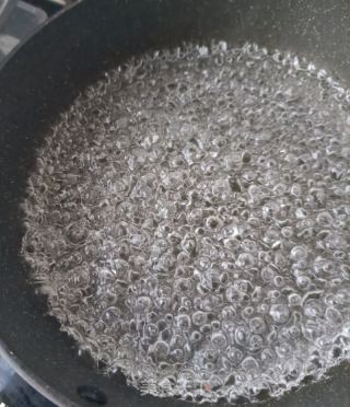 茵陈煎蛋的做法步骤：1