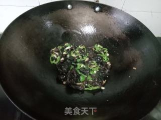 青椒炒黑木耳的做法步骤：8
